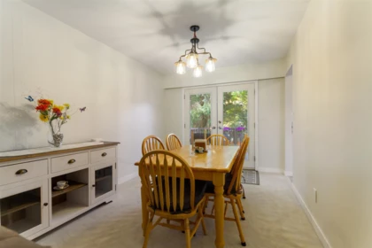Kitchen Island Photo of 8511 111a Street, Delta, BC