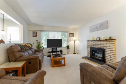 Kitchen Photo of 8511 111a Street, Delta, BC