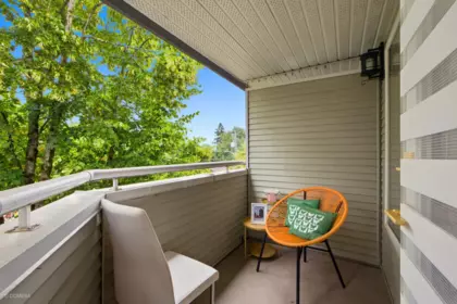 Laundry Room Photo of 406 12160 80 Avenue, Surrey, BC