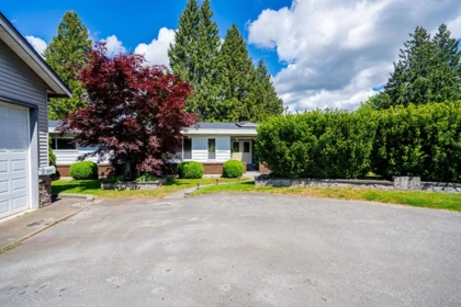 Family Room Photo of 20571 46a Avenue, Langley, BC
