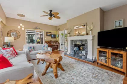 Kitchen Photo of 5607 Eagle Harbour Road, West Vancouver, BC