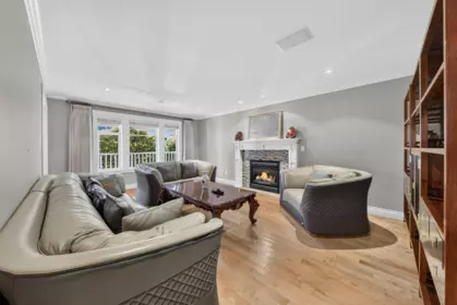 Breakfast Nook Photo of 17377 28a Avenue, Surrey, BC