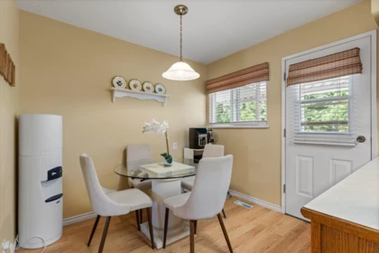 Breakfast Nook Photo of 45178 Stevenson Road, Chilliwack, BC