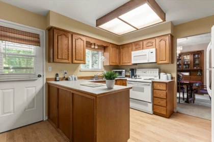 Kitchen Photo of 45178 Stevenson Road, Chilliwack, BC