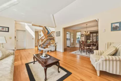 Kitchen Island Photo of 14877 24th Avenue, Surrey, BC