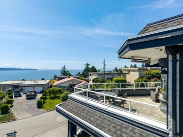 1087 Finlay Street, White Rock, BC, White Rock — Single Family Residence for sale