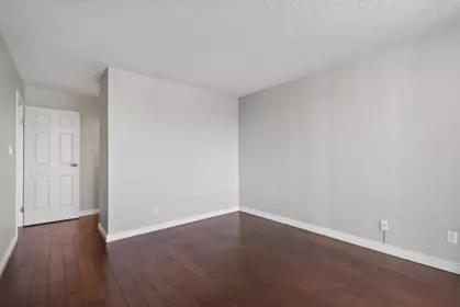 Hallway Photo of 603 1442 Foster Street, White Rock, BC