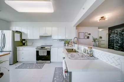 Breakfast Nook Photo of 1801 6611 Southoaks Crescent, Burnaby, BC