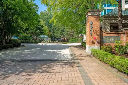 Front Yard Photo of 1801 6611 Southoaks Crescent, Burnaby, BC