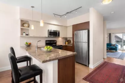 Kitchen Photo of 138 6299 144 Street, Surrey, BC