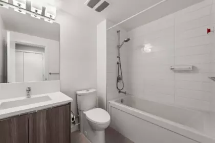 3705 4900 Lennox Lane, Burnaby, BC, Burnaby — Apartment/Condo for sale