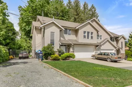 Living Room Photo of 1 1265 Ryder Street, Hope, BC