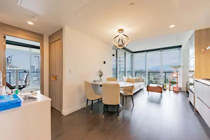 Kitchen Island Photo of 1904 4890 Lougheed Highway, Burnaby, BC