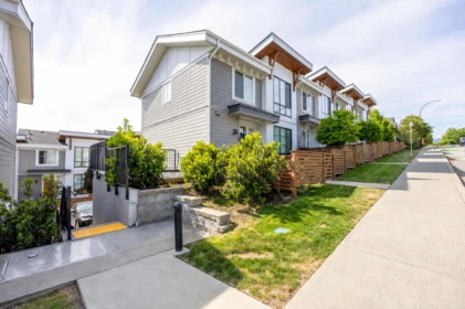 Front Yard Photo of 19 23183 136 Avenue, Maple Ridge, BC