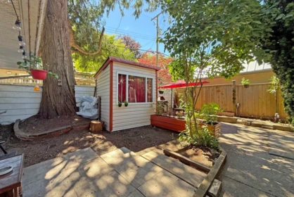 Hot Tub / Spa Photo of 4425 Hudson Street, Vancouver, BC