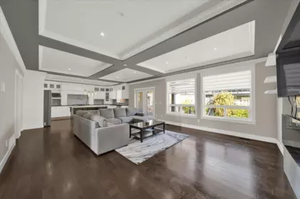 Kitchen Island Photo of 10154 247 Street, Maple Ridge, BC