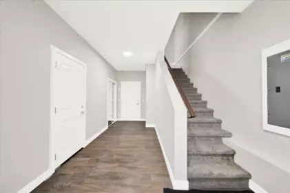 Staircase Photo of 10154 247 Street, Maple Ridge, BC