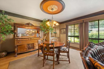 Breakfast Nook Photo of 2122 Everett Street, Abbotsford, BC