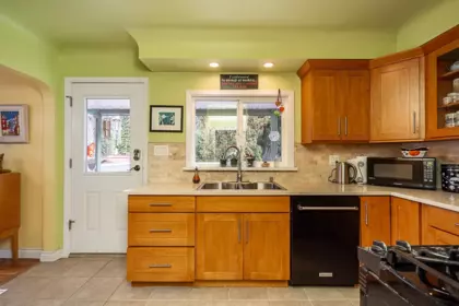 Breakfast Nook Photo of 11740 Carshill Street, Maple Ridge, BC