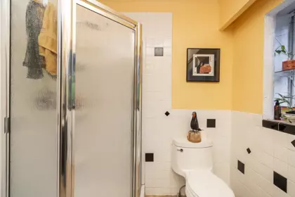 Guest Bathroom Photo of 11740 Carshill Street, Maple Ridge, BC