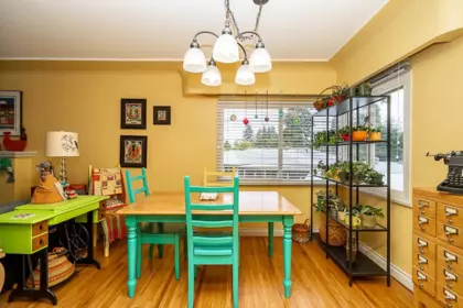 Kitchen Island Photo of 11740 Carshill Street, Maple Ridge, BC
