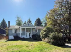 889 Ross Road, North Vancouver, BC