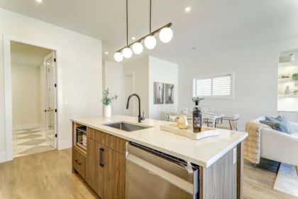 Guest Bathroom Photo of 20657 76 Avenue, Langley, BC