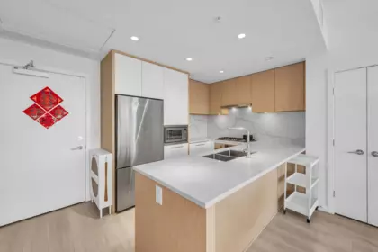 Kitchen Island Photo of 3202 567 Clarke Road, Coquitlam, BC
