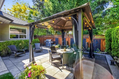 Front Yard Photo of 18737 65 Avenue, Surrey, BC