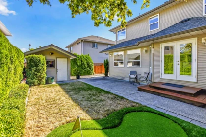 Garden / Landscaping Photo of 18737 65 Avenue, Surrey, BC