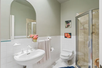 Powder Room Photo of 5331 34b Avenue, Delta, BC