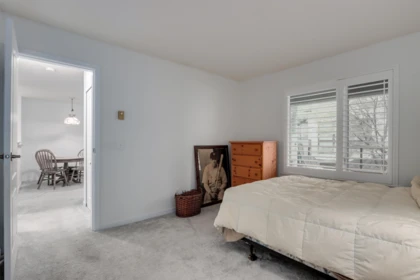 Bedroom 4 Photo of 205 1535 Chesterfield Avenue, North Vancouver, BC