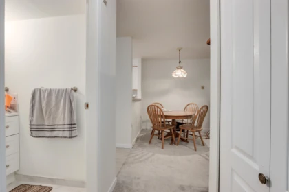 Kitchen Photo of 205 1535 Chesterfield Avenue, North Vancouver, BC