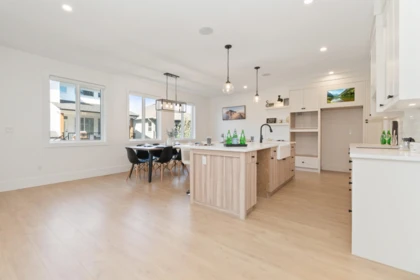 Breakfast Nook Photo of 7139 Elwood Drive, Chilliwack, BC