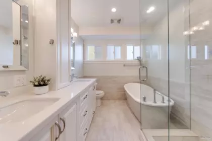 Entry Foyer Photo of 1599 Eden Avenue, Coquitlam, BC