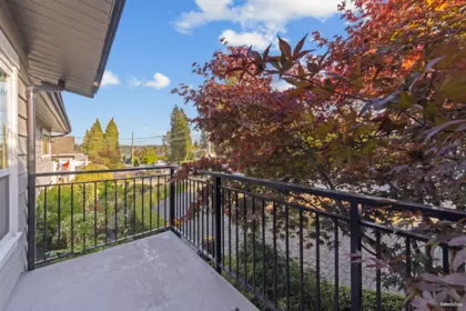 Kitchen Island Photo of 1599 Eden Avenue, Coquitlam, BC