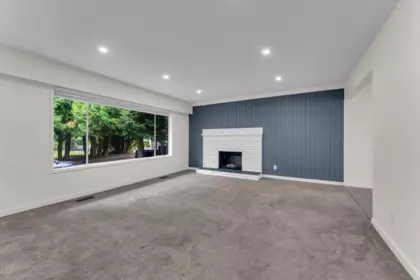 Family Room Photo of 2558 Lakeview Crescent, Abbotsford, BC