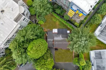 Front Yard Photo of 2558 Lakeview Crescent, Abbotsford, BC