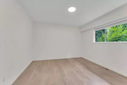 Hallway Photo of 2558 Lakeview Crescent, Abbotsford, BC