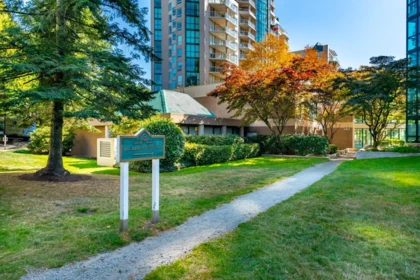 Garden / Landscaping Photo of 1002 1190 Pipeline Road, Coquitlam, BC