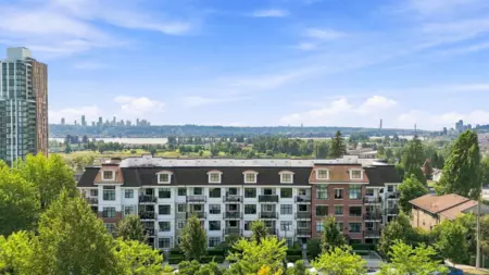 Garden / Landscaping Photo of 411 828 Gauthier Avenue, Coquitlam, BC