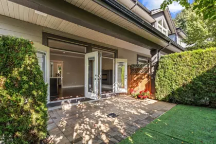 Hot Tub / Spa Photo of 1 651 W 14th Street, North Vancouver, BC
