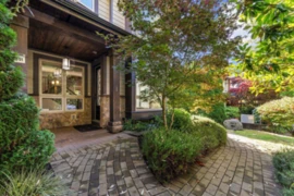 1 651 W 14th Street, North Vancouver, BC