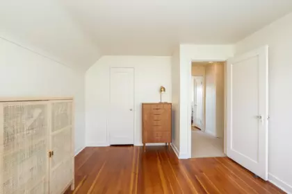Guest Bathroom Photo of 2077 Kings Avenue, West Vancouver, BC