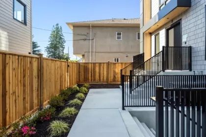 2 6831 Salisbury Avenue, Burnaby, BC, Burnaby — Half Duplex for sale