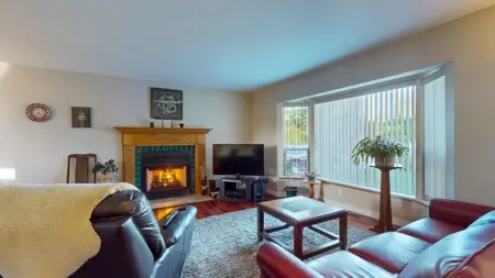 5619 Curtis Place, Sechelt, BC, Sechelt — Single Family Residence for sale