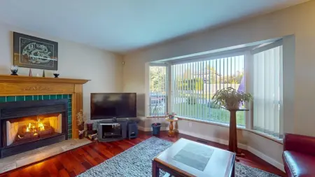 5619 Curtis Place, Sechelt, BC, Sechelt — Single Family Residence for sale
