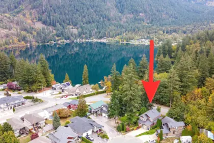 66074 Ogilview Drive, Hope, BC, Hope — Single Family Residence for sale