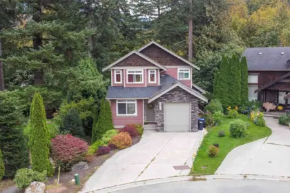 66074 Ogilview Drive, Hope, BC, Hope — Single Family Residence for sale