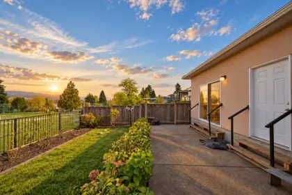 5755 Burns Place, Burnaby, BC, Burnaby — Half Duplex for sale